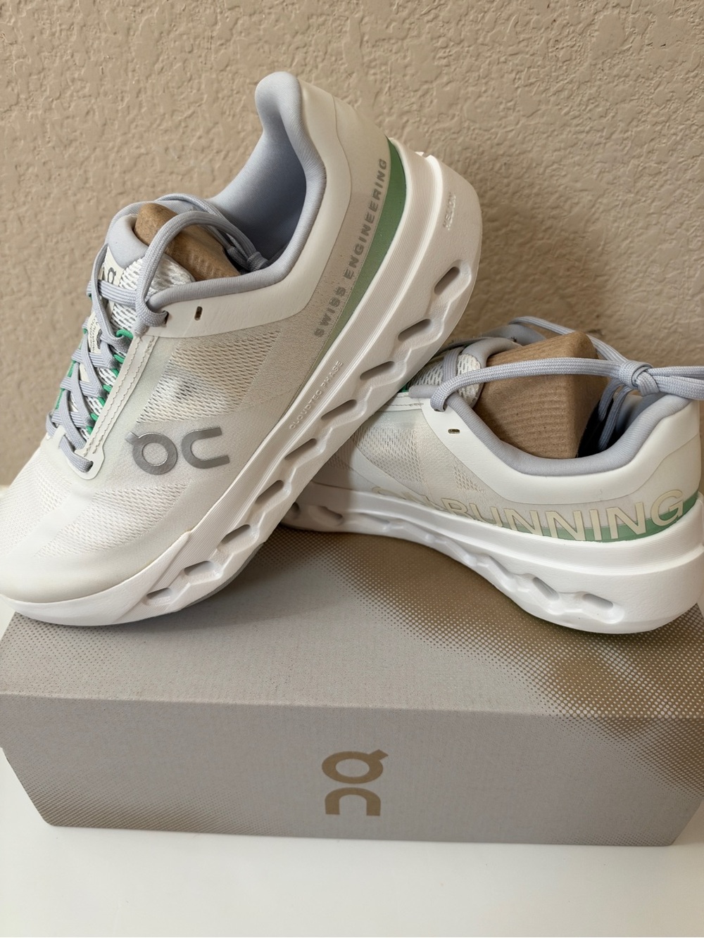 Women On Cloudsurfer Next Running White Sneakers